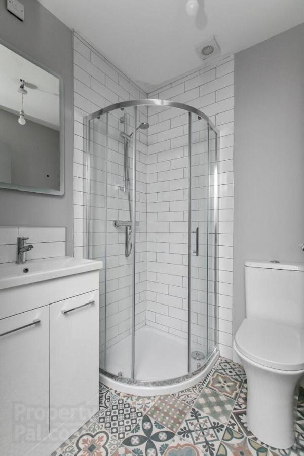 Central Belfast Modern Apartment Great Location Free Parking Eksteriør billede
